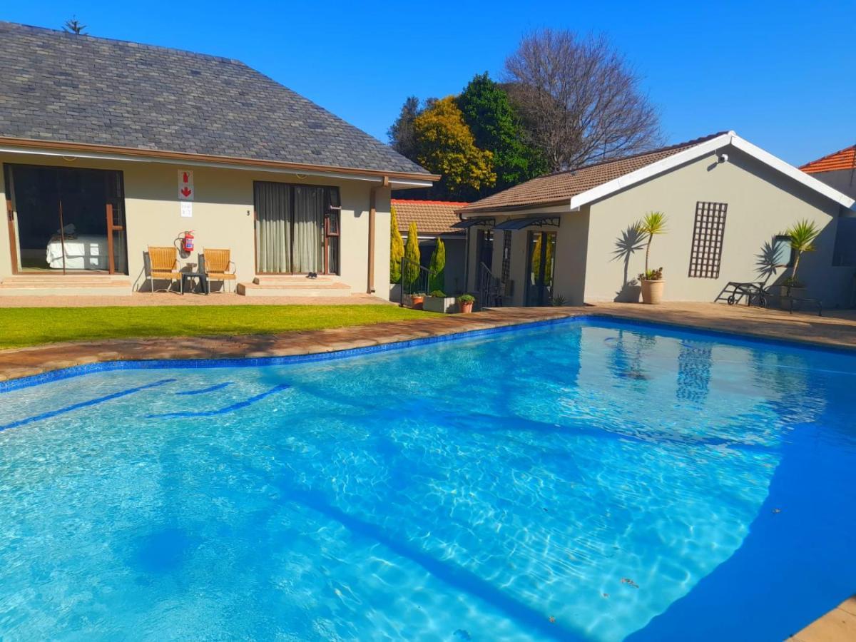47 On Preston Guesthouse Johannesburg Buitenkant foto
