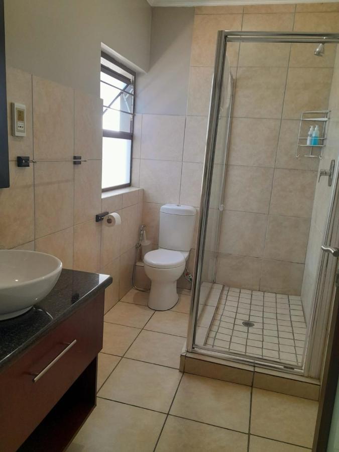 47 On Preston Guesthouse Johannesburg Buitenkant foto