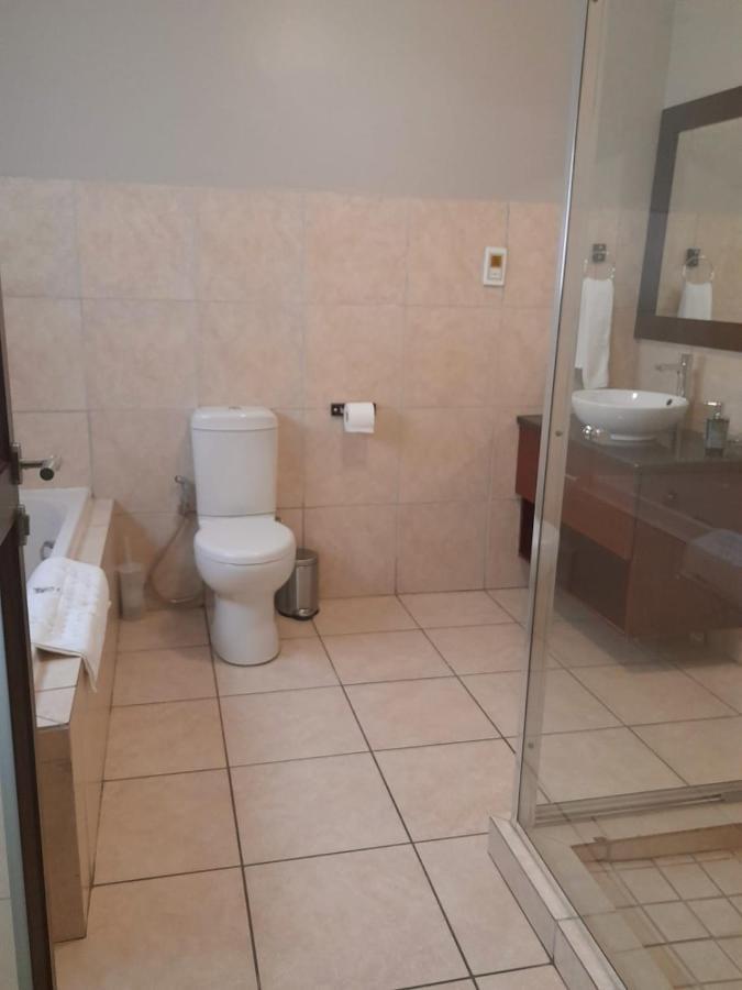47 On Preston Guesthouse Johannesburg Buitenkant foto