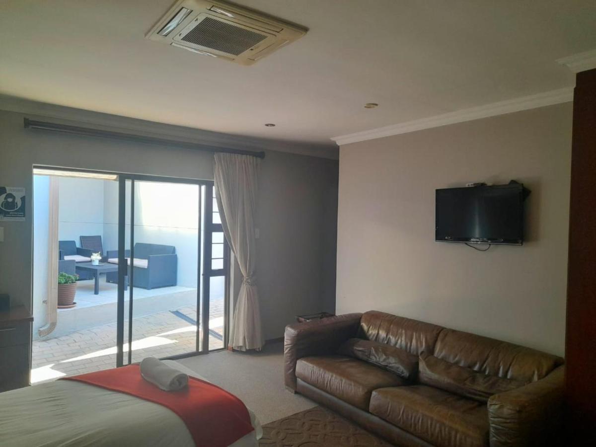 47 On Preston Guesthouse Johannesburg Buitenkant foto