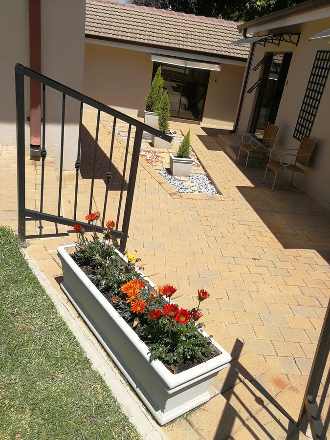 47 On Preston Guesthouse Johannesburg Buitenkant foto